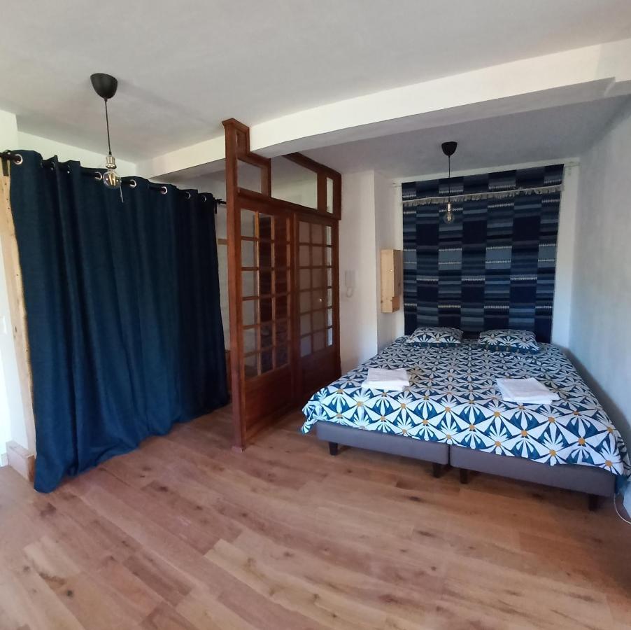 Loft Climatise "La Pinede", 50 M2, Tres Calme, 5 Mn A Pied Des Plages, Lit King Size La Seyne-sur-Mer Ngoại thất bức ảnh