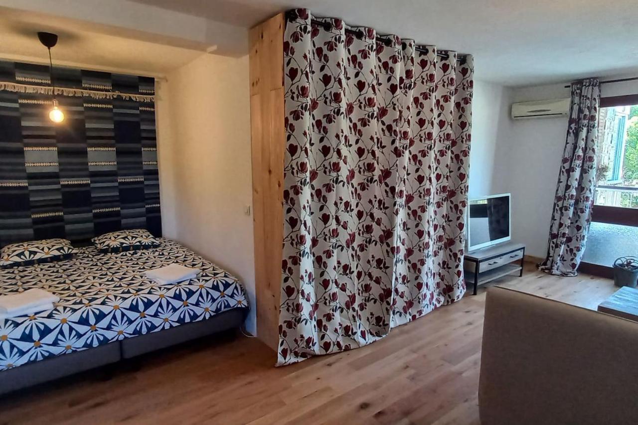 Loft Climatise "La Pinede", 50 M2, Tres Calme, 5 Mn A Pied Des Plages, Lit King Size La Seyne-sur-Mer Ngoại thất bức ảnh